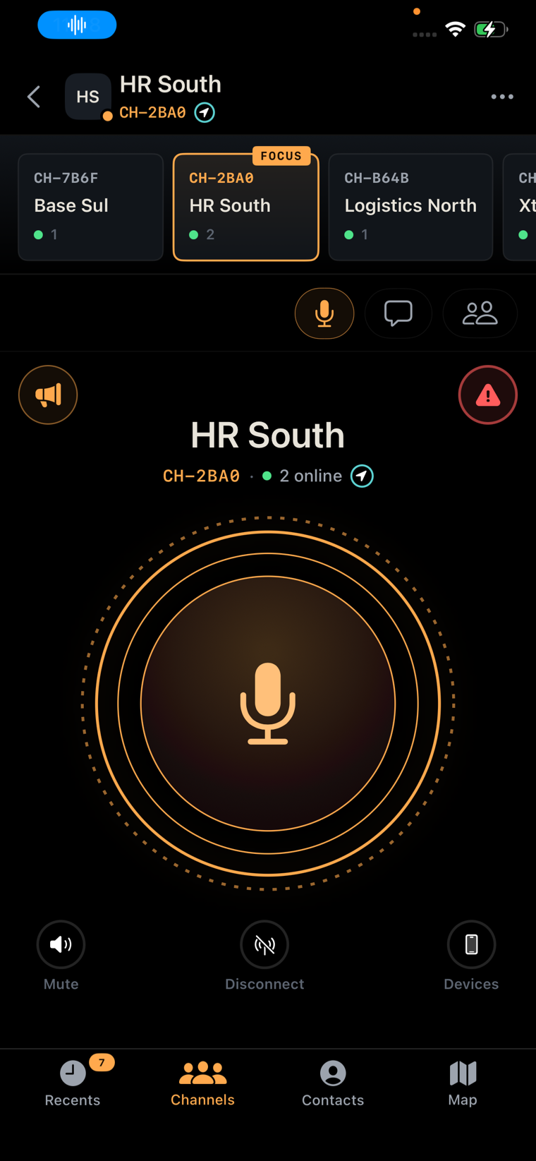 Pantalla de conversación con un selector rápido de canales en la parte superior y un canal en primer plano