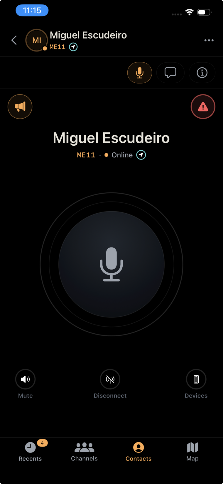 Pantalla de llamada push-to-talk con un botón grande de transmisión, difusión y SOS